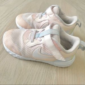 Nikes toddler girls